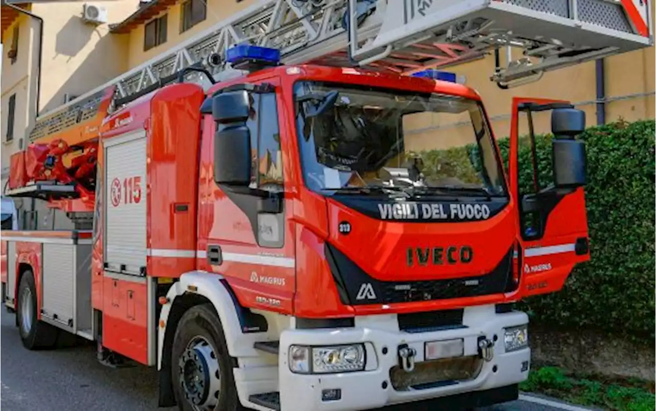 Ostia, incendio di un appartamento: salvato 50enne