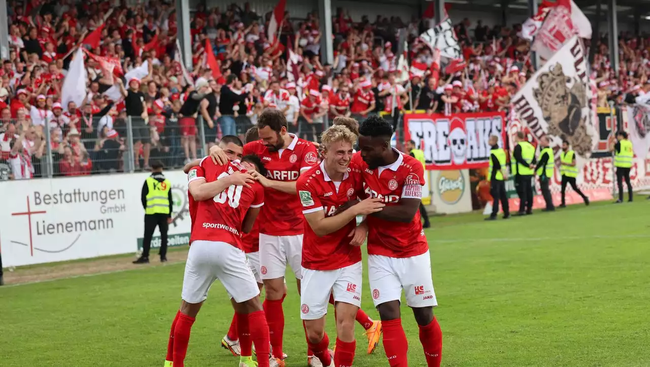 Regionalliga West: Rot-Weiss Essen steigt im Fernduell gegen Preußen Münster auf