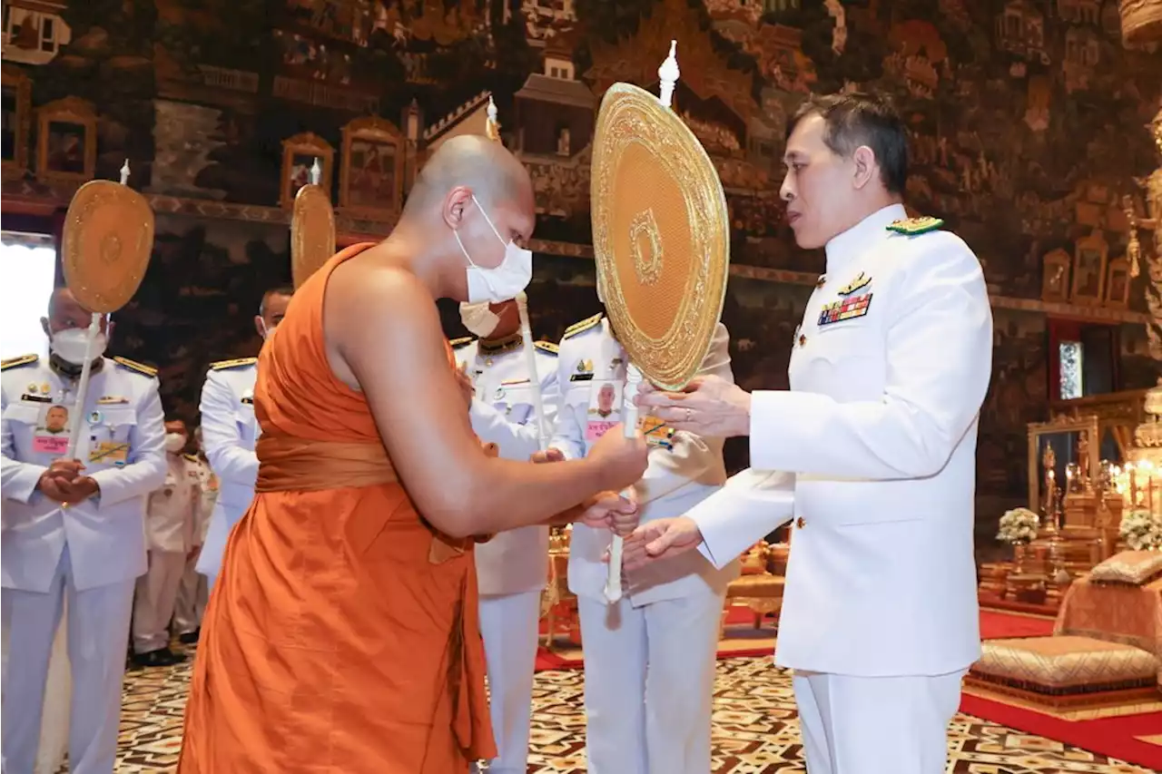 ในหลวง เสด็จฯ พระราชพิธีทรงบำเพ็ญพระราชกุศลวิสาขบูชา ตั้งเปรียญภิกษุสารเณร 523 รูป