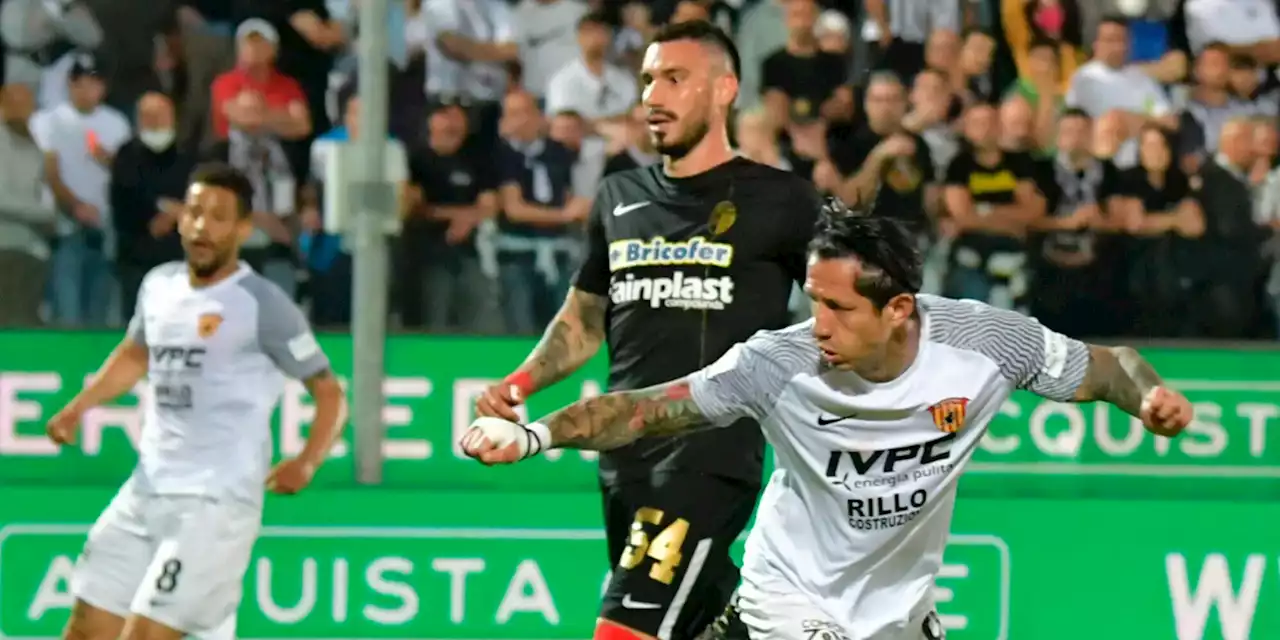 Lapadula stende l'Ascoli: il Benevento vola alle semifinali playoff