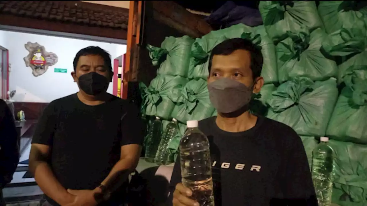 Polisi Amankan Sebuah Truk Angkut Ribuan Botol Miras Ilegal di Blora