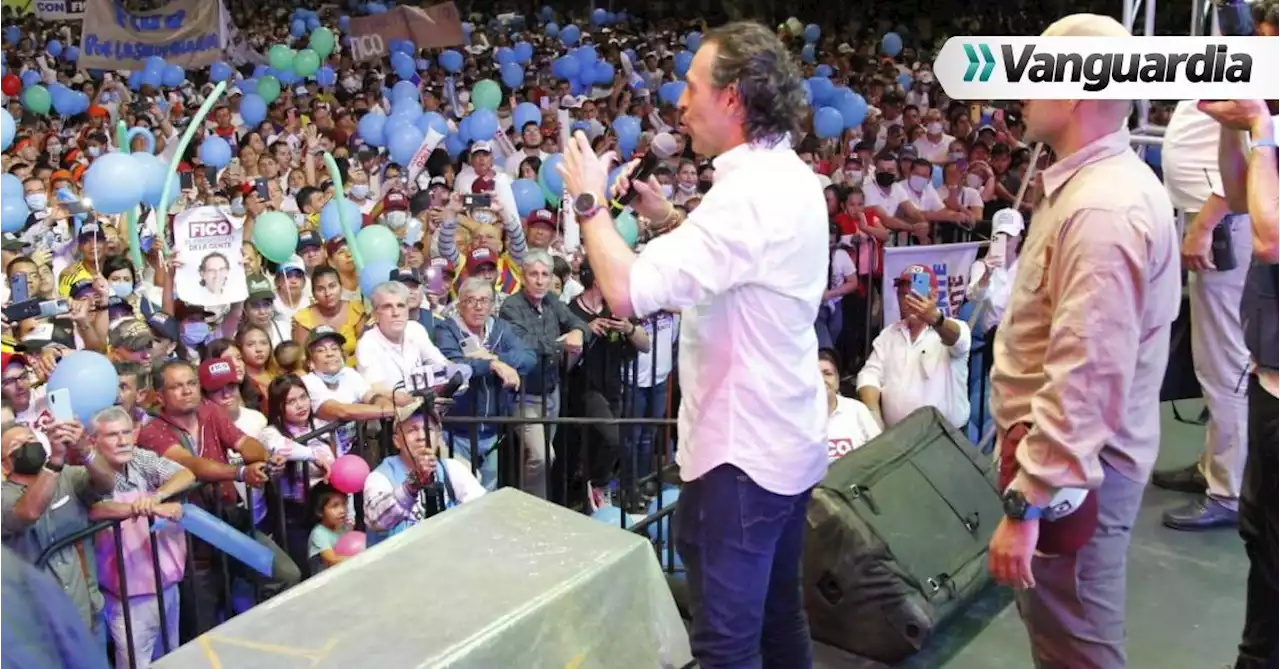 Federico Gutiérrez estuvo en la plaza Luis Carlos Galán en Bucaramanga