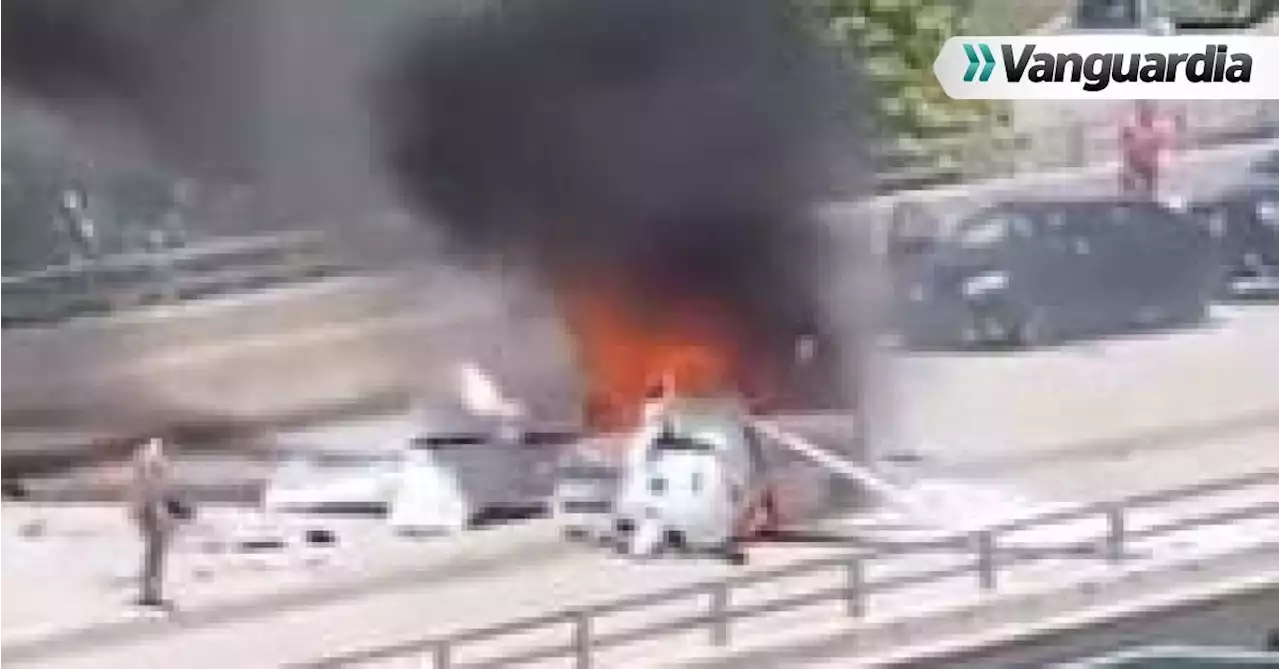 Video: Una avioneta cayó sobre un puente en Miami, Estados Unidos