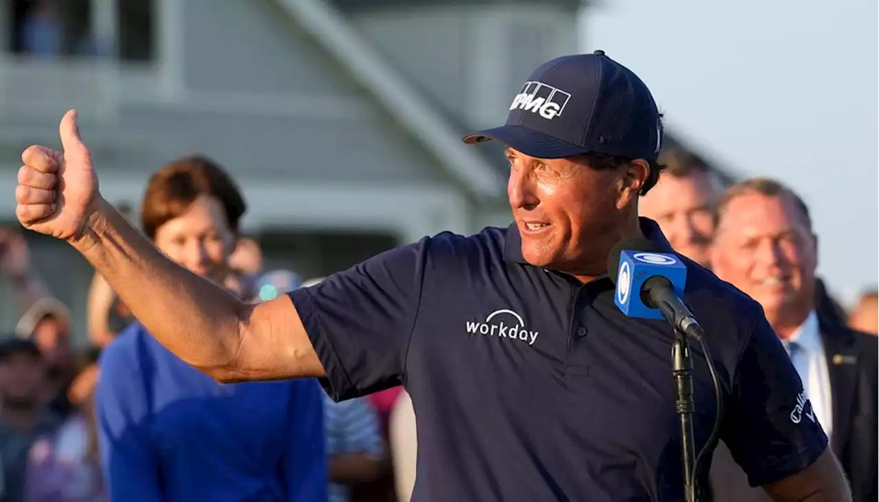 Mickelson decides not to defend title at PGA Championship