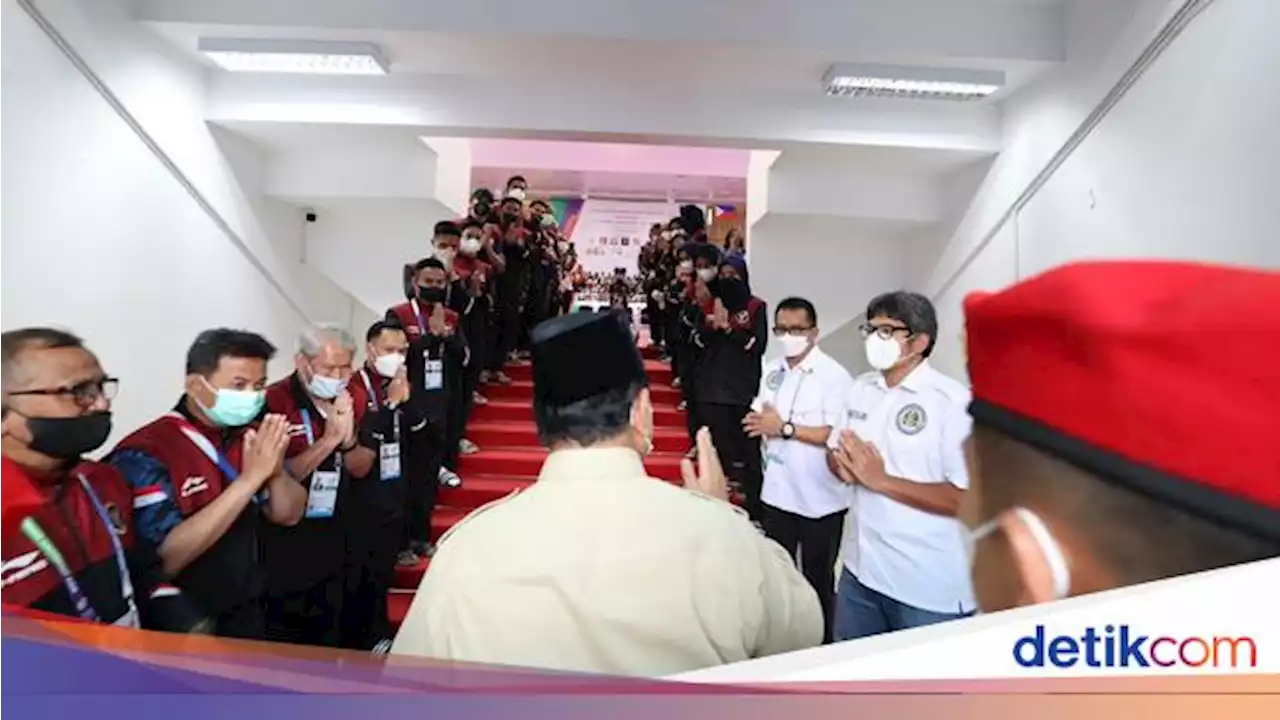 Kunjungi Vietnam, Prabowo Semangati Tim Pencak Silat RI di SEA Games