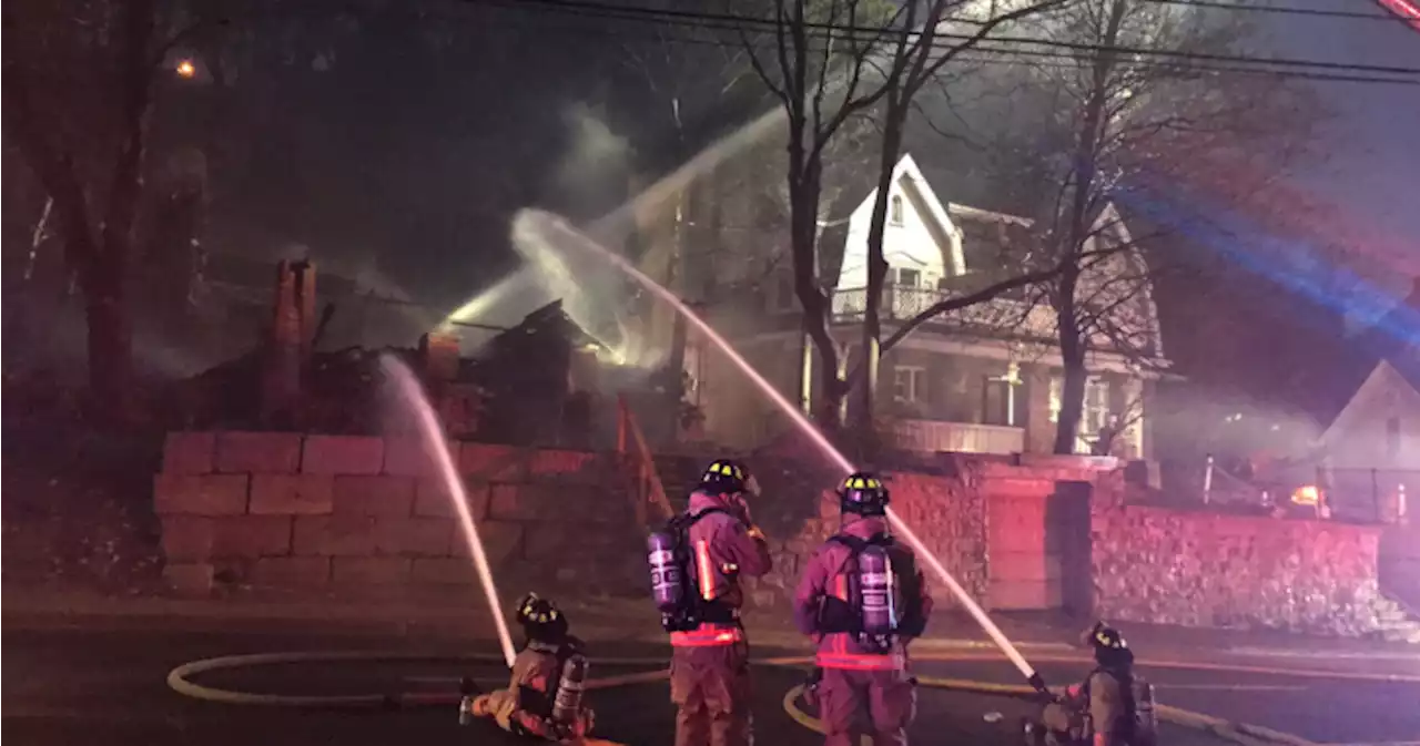 Hamilton home near the escarpment on Arkledun Ave. destroyed by fire - Hamilton | Globalnews.ca
