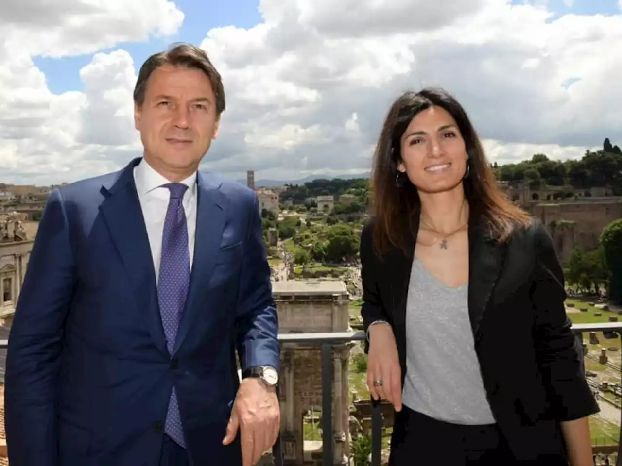 La Raggi sfida Conte: 'Così il M5S non voti la fiducia al governo'