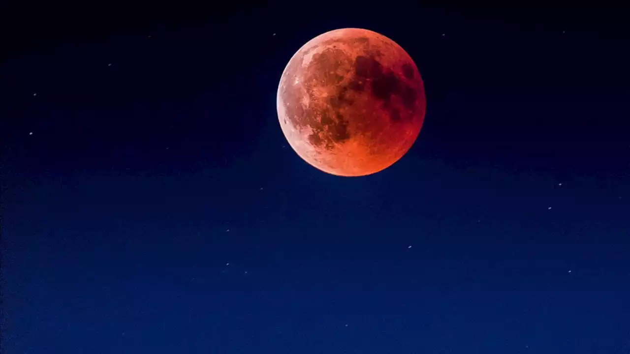 Gerhana Bulan Penuh Super Blood Moon Akan Tampak pada Mei 2022