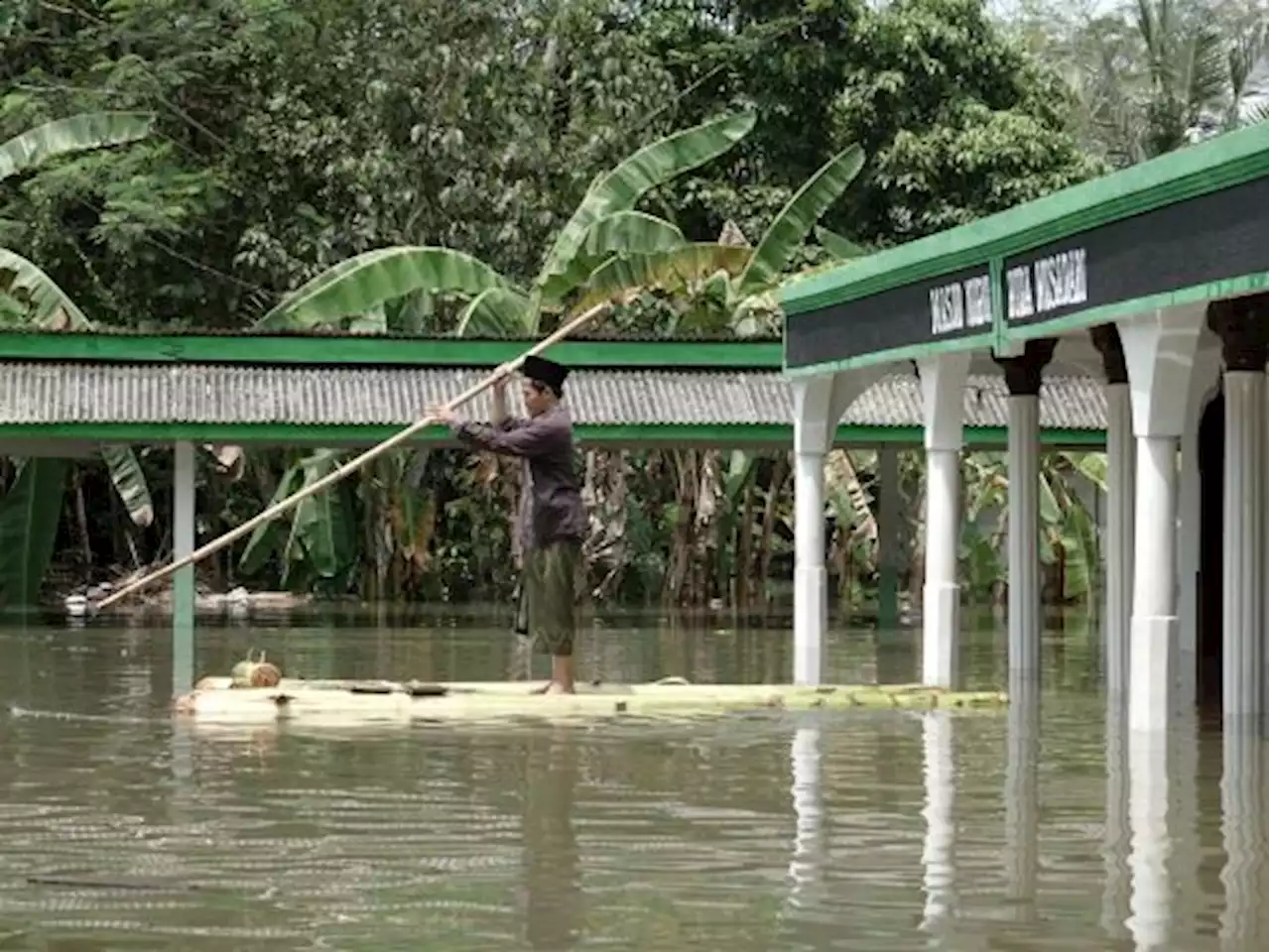 Curah Hujan Lebat, BMKG Ingatkan Potensi Bencana Hidrometeorologi