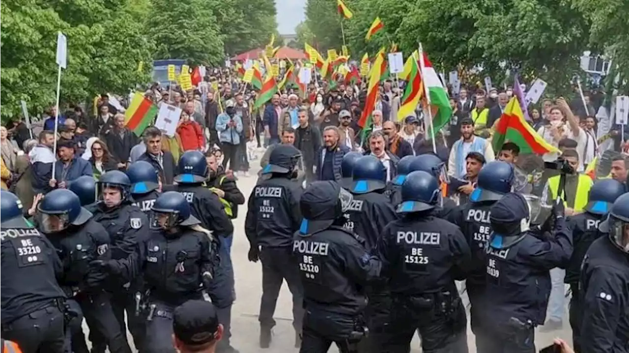 Berliner Polizei: 13 Festnahmen bei kurdischer Demonstration