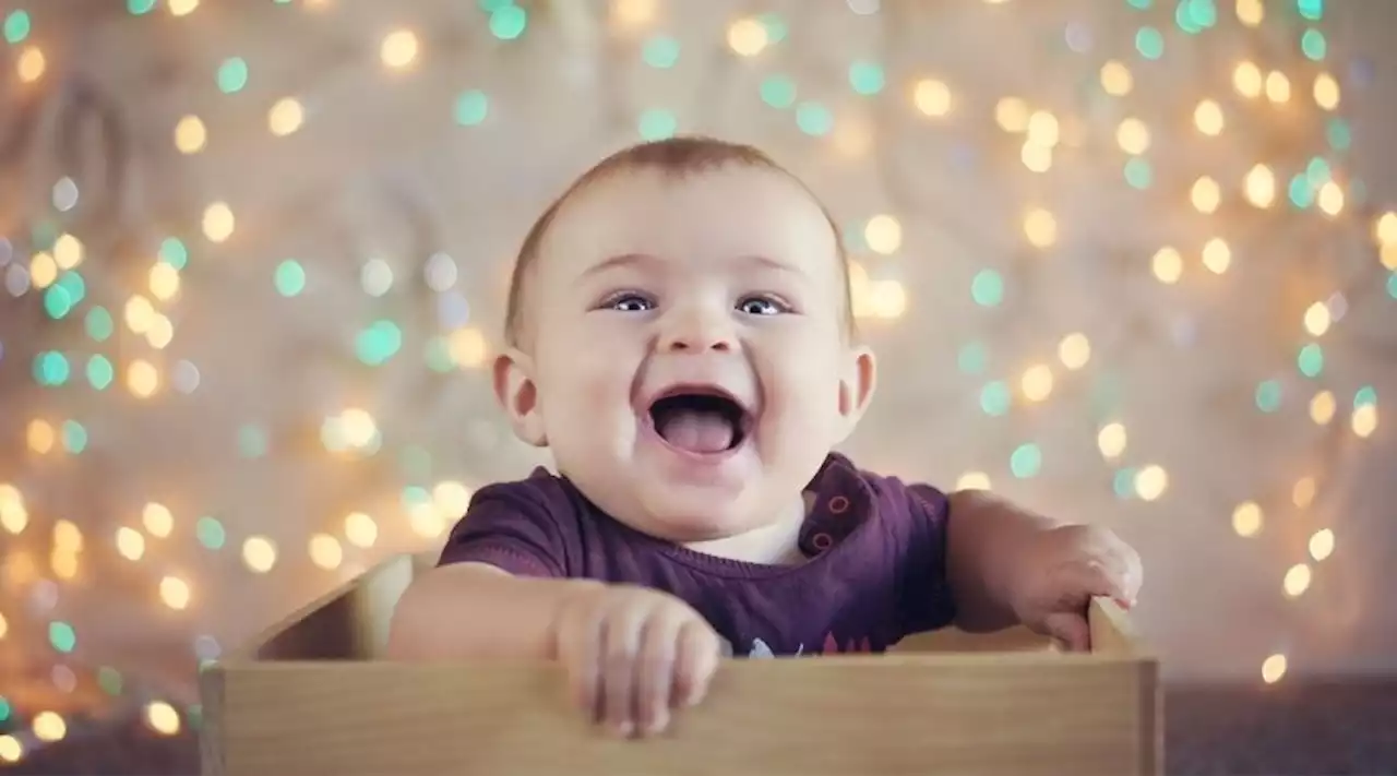 Baby sensory lights to stimulate your little one