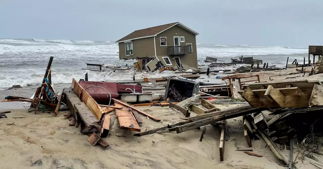 Two North Carolina beachfront houses collapse into Atlantic Ocean in strong weather