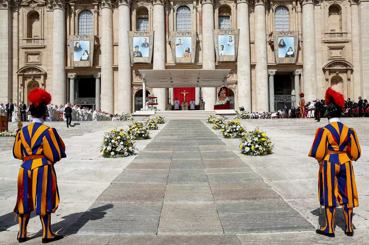 Pope Francis declares 10 new saints, including Dutch priest killed by Nazis