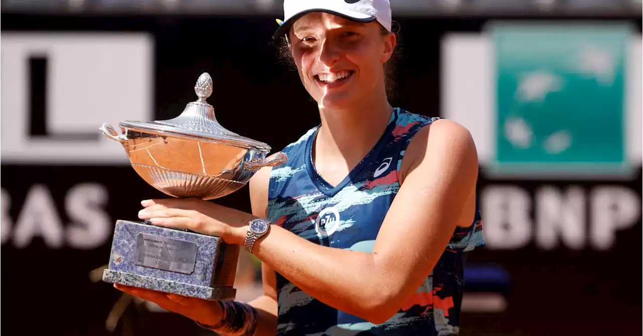 Swiatek retains Italian Open title with 28th straight win