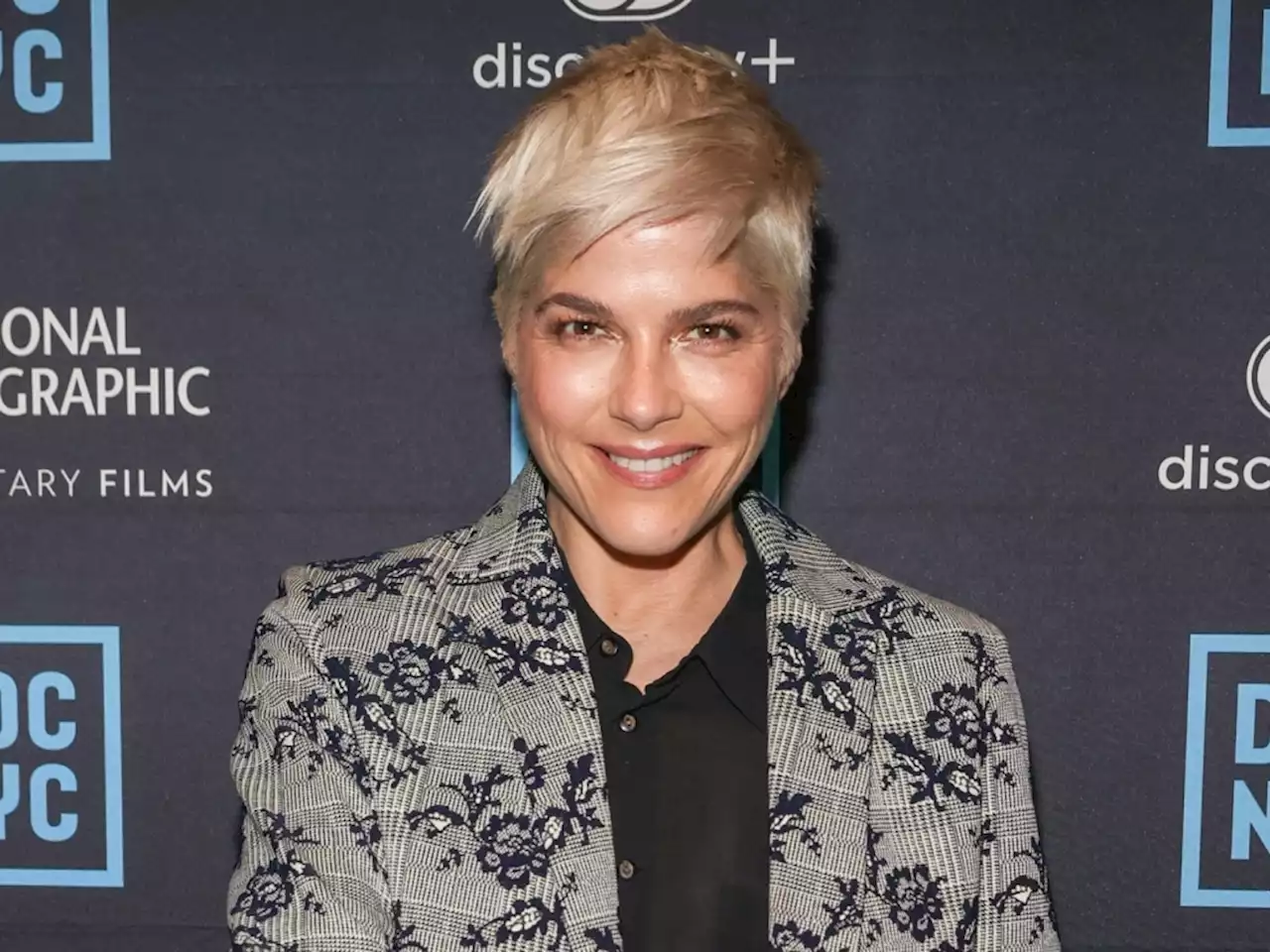 Selma Blair Reveals That Alcoholism Was Her ‘Coping Mechanism’ At Age 7 In Her New Memoir