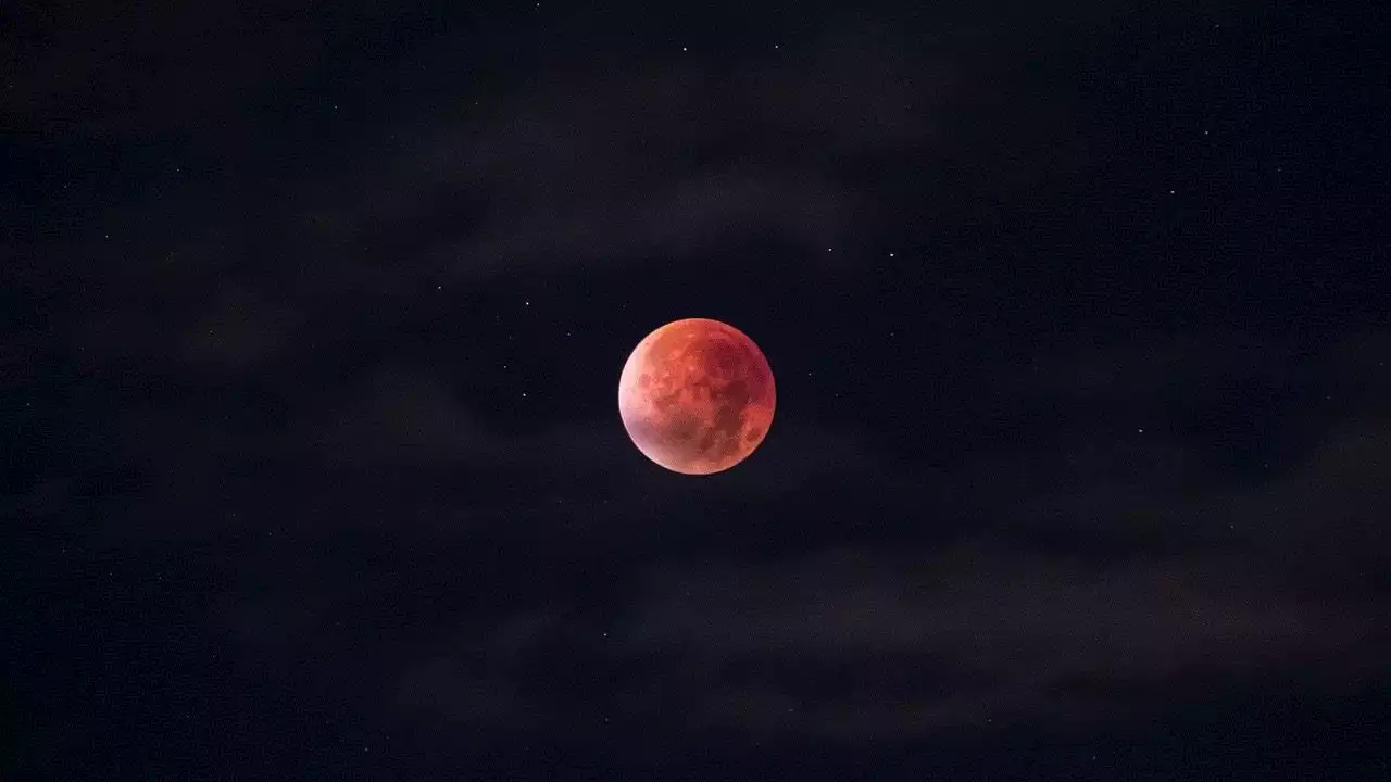 Scenes from space: Supermoon and total lunar eclipse