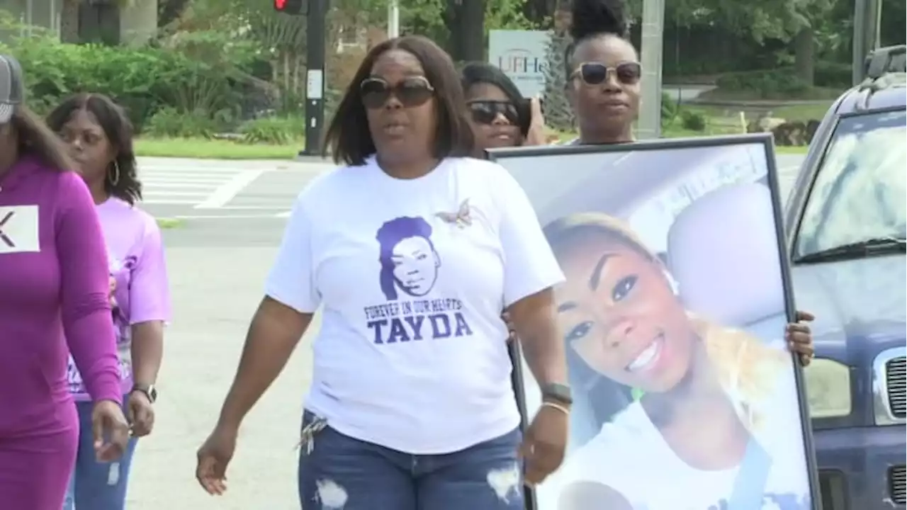 Family searches for answers after mother of 4 gunned down at Jacksonville gas station