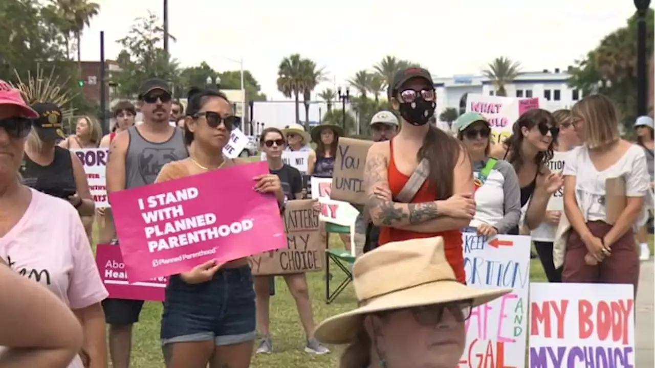 Hundreds rally outside Duval County Courthouse in support of abortion rights