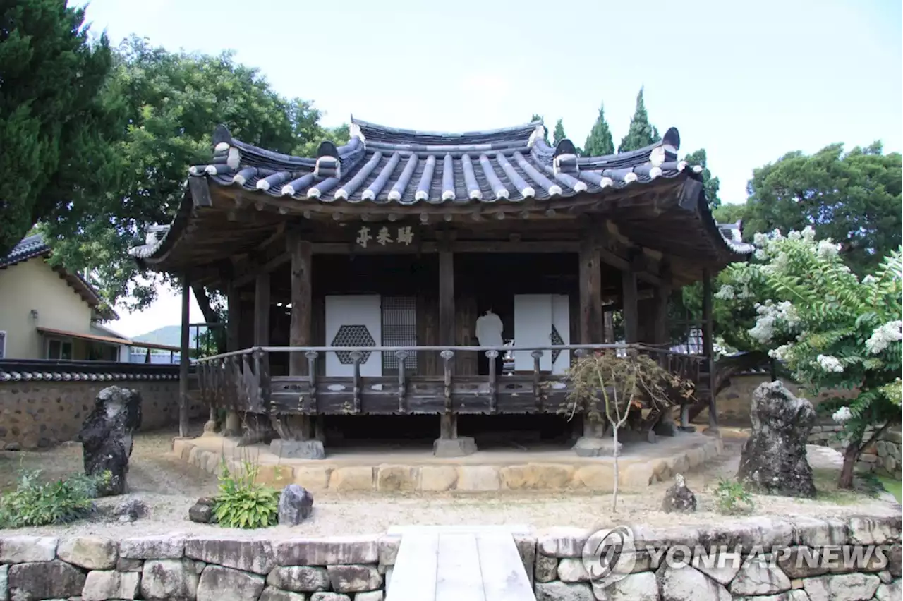 보물 육각정자 '경주 귀래정' 해체·보수한다 | 연합뉴스