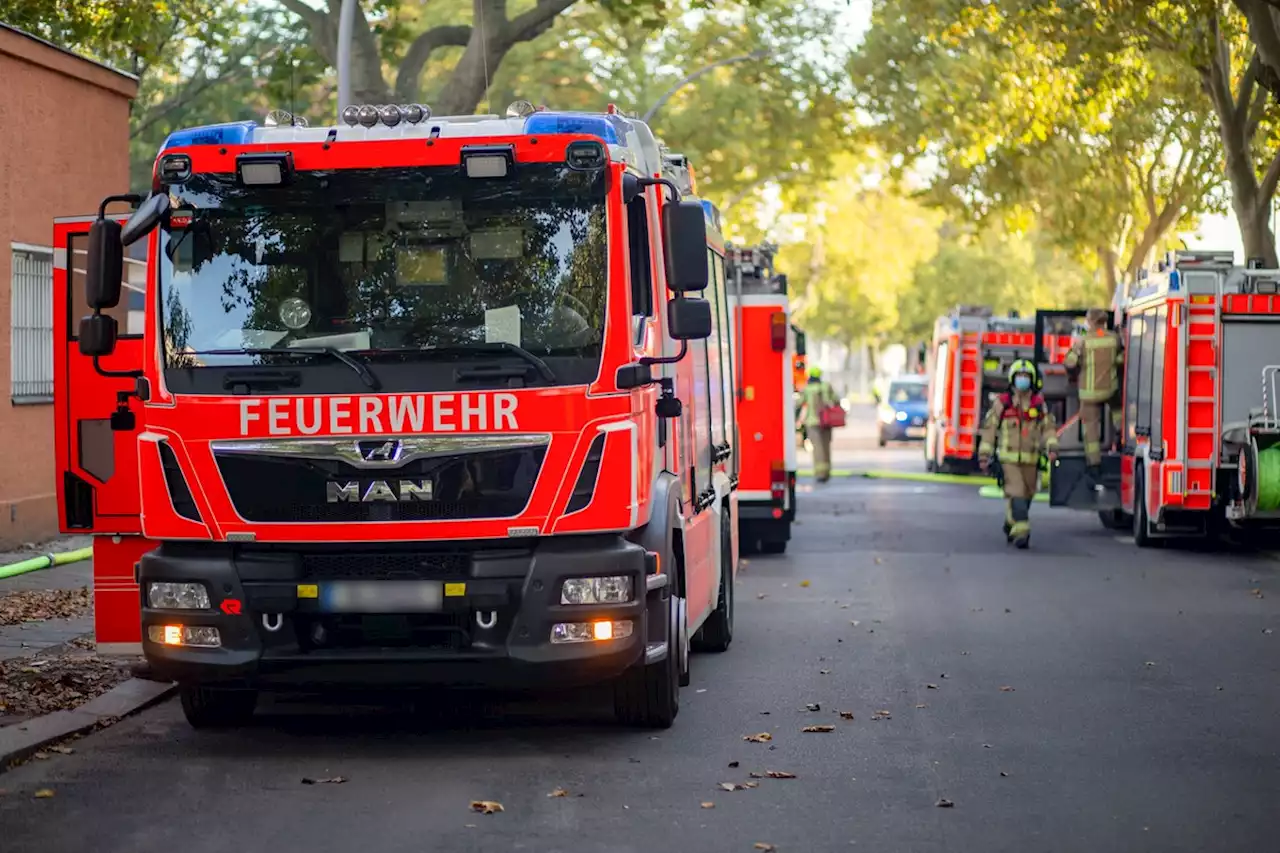 Brand in Berlin-Dahlem: Frau stirbt in Wohnung