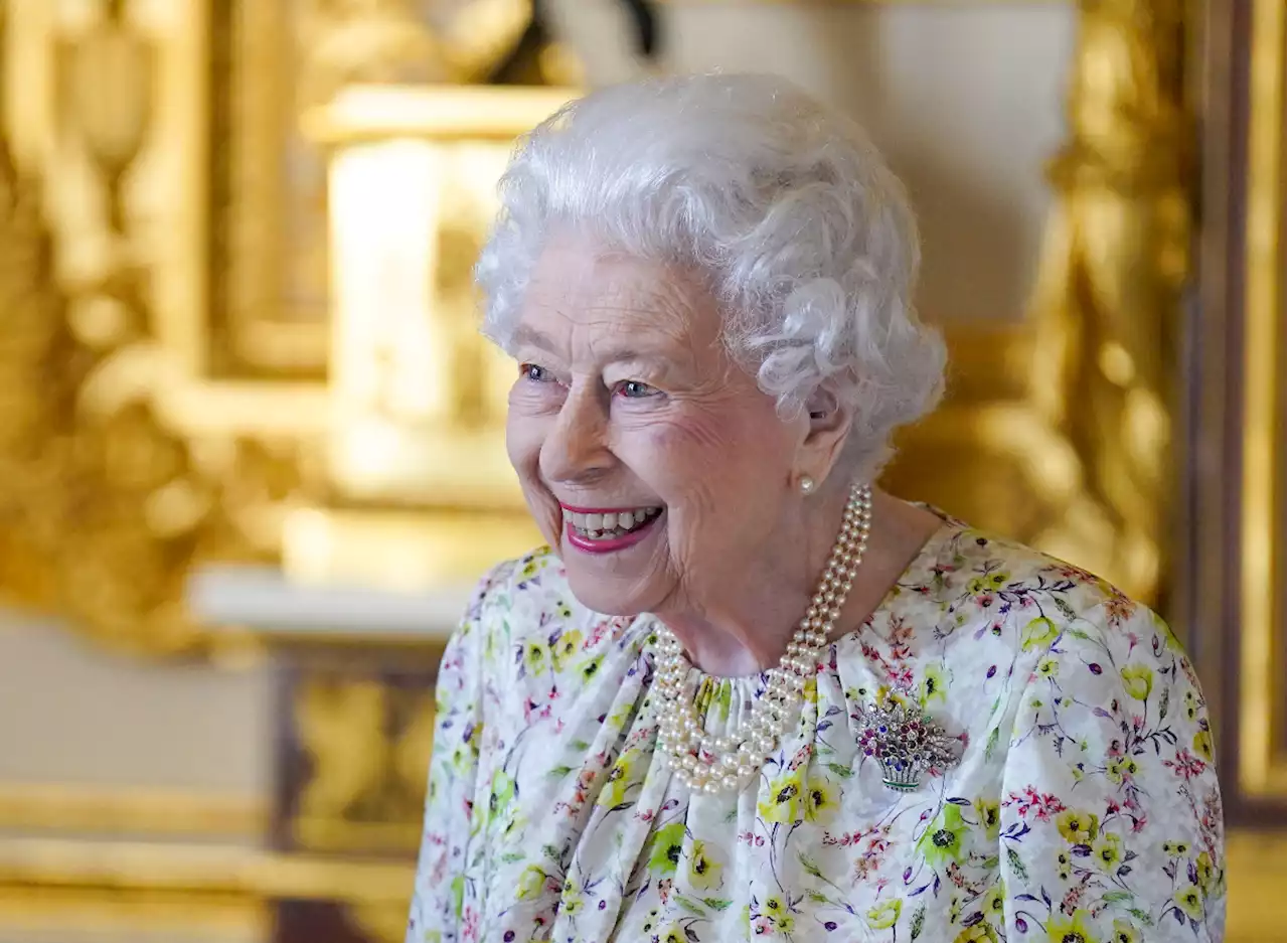 Queen Elizabeth's Sleep Routine—Revealed — Eat This Not That