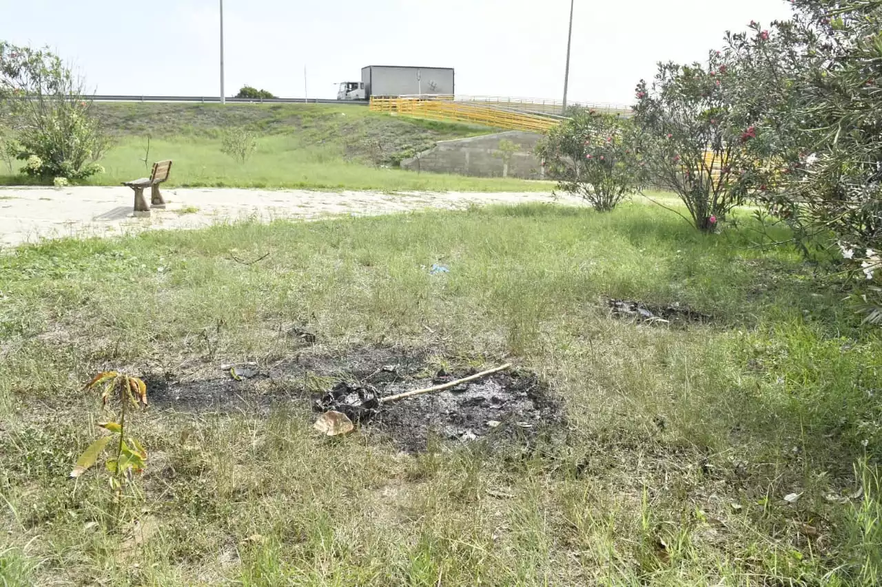 Lo que se sabe del hallazgo de una mujer incinerada en la Vía al Mar