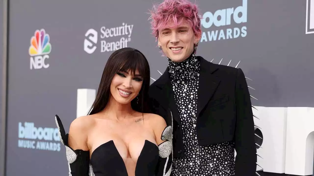 Machine Gun Kelly Dedicates BBMAs Performance to 'Unborn Child'