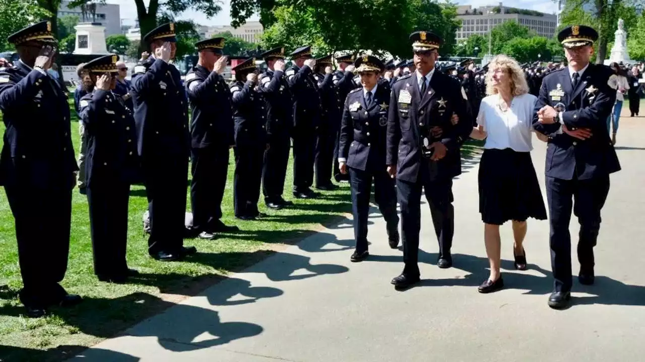 Mother of fallen Chicago Police Officer Ella French in Washington as daughter's name is added to memorial