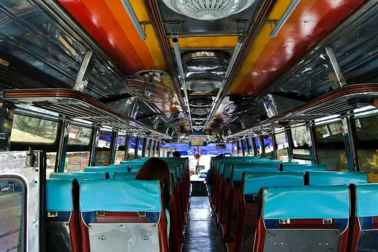 Indonesia tourist bus crash kills 14