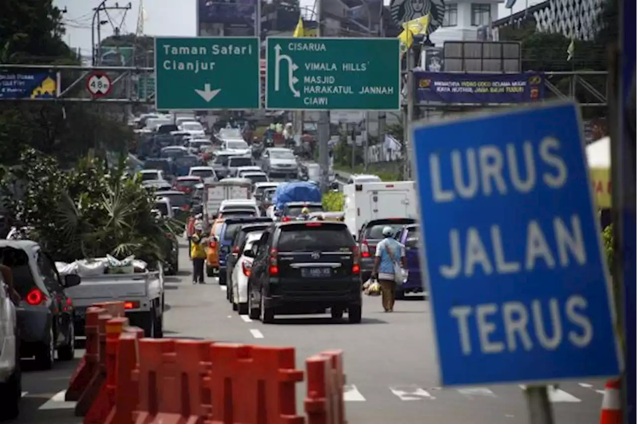 Libur Hari Waisak, Jalur Puncak Bogor Padat Merayap