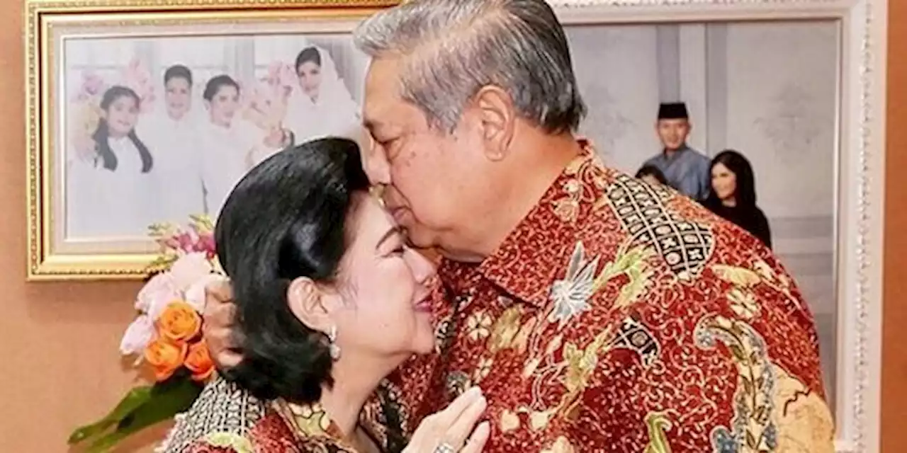 Momen SBY Pulang Kampung ke Pacitan, Kaos yang Dipakainya Bikin Salah Fokus | merdeka.com