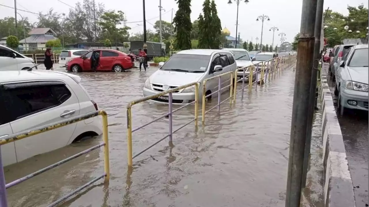 Banjir kilat di Kuala Kedah, 300 rumah terjejas | The Malaysian Insight