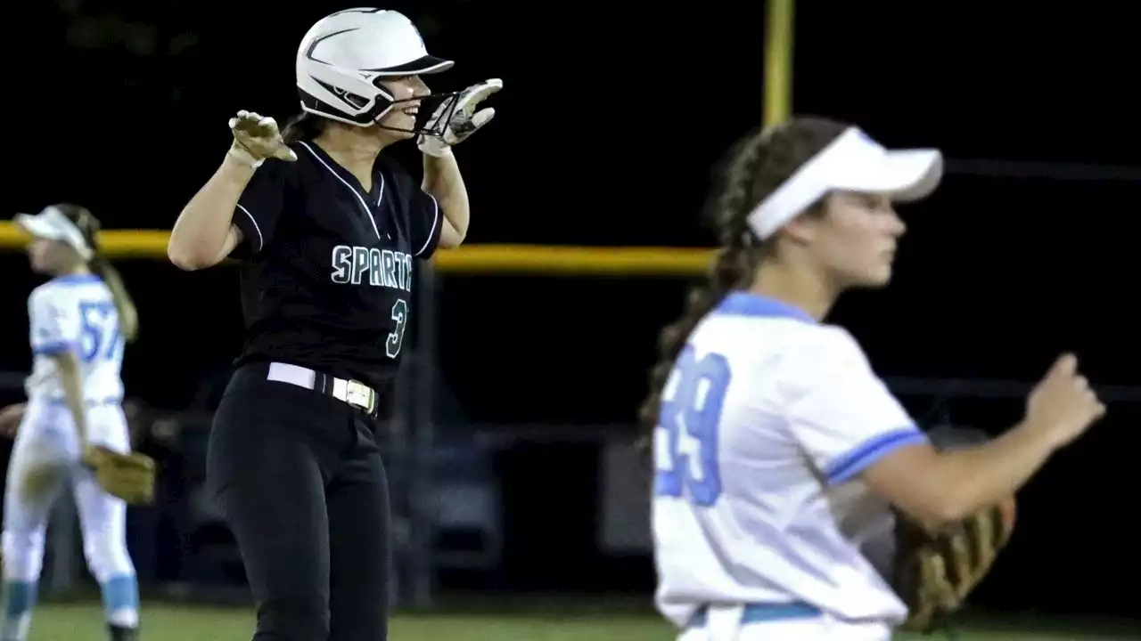 Softball playoff preview, 2022: Favorites, contenders, picks in all 20 groups