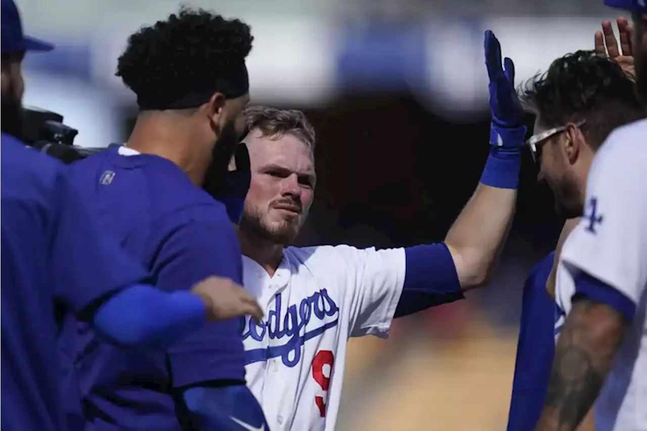 Phillies’ bullpen blows sweep at Dodger Stadium with 5-4 walk-off loss