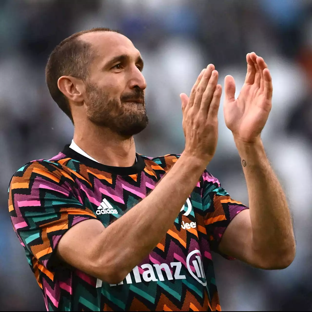 Juve, lo Stadium celebra Chiellini con coreografia e standing ovation