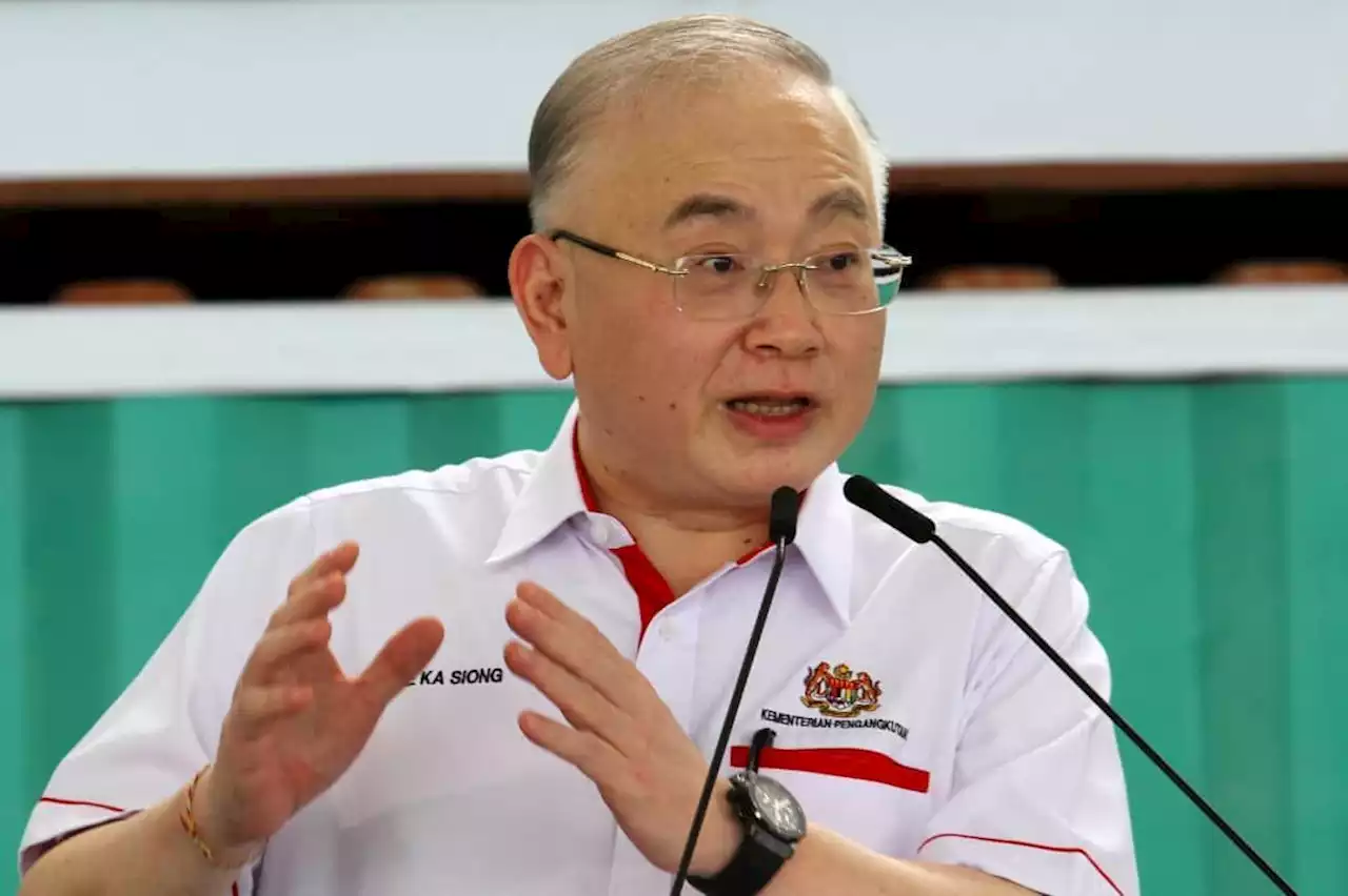 Wee backs Umno deferring its party polls