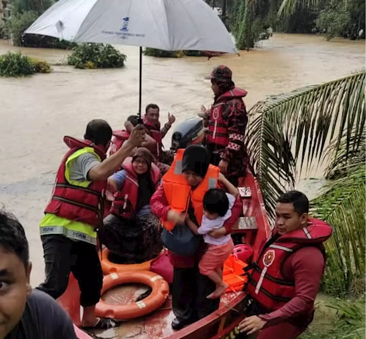 20 buah rumah di sekitar Kuala Kubu Bharu dinaiki air