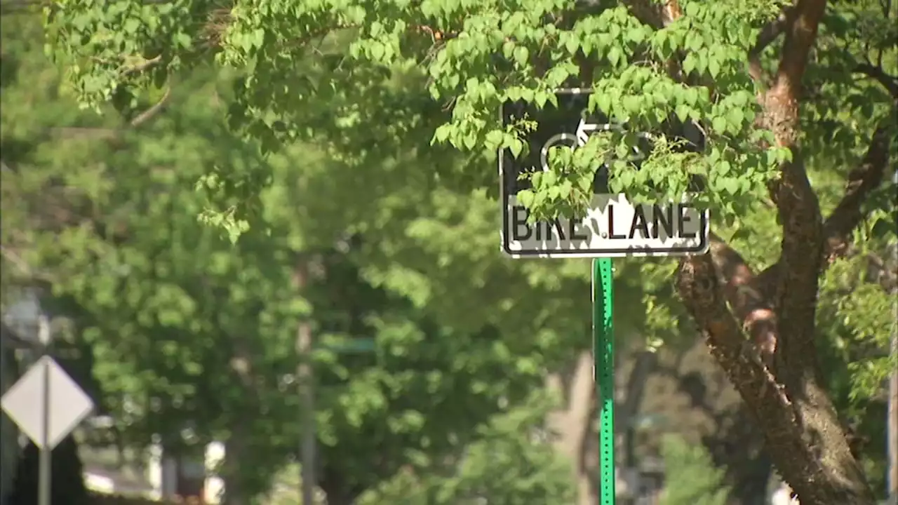 Woman injured in Oak Park hit-and-run; vehicle dragged bicycle down street, police say