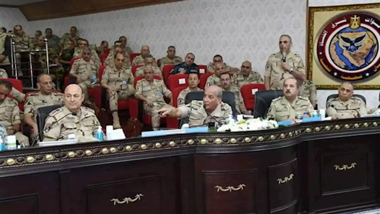 وزير الدفاع يشهد المرحلة الرئيسية لمشروع مراكز القيادة التعبوى (صمود - 1)