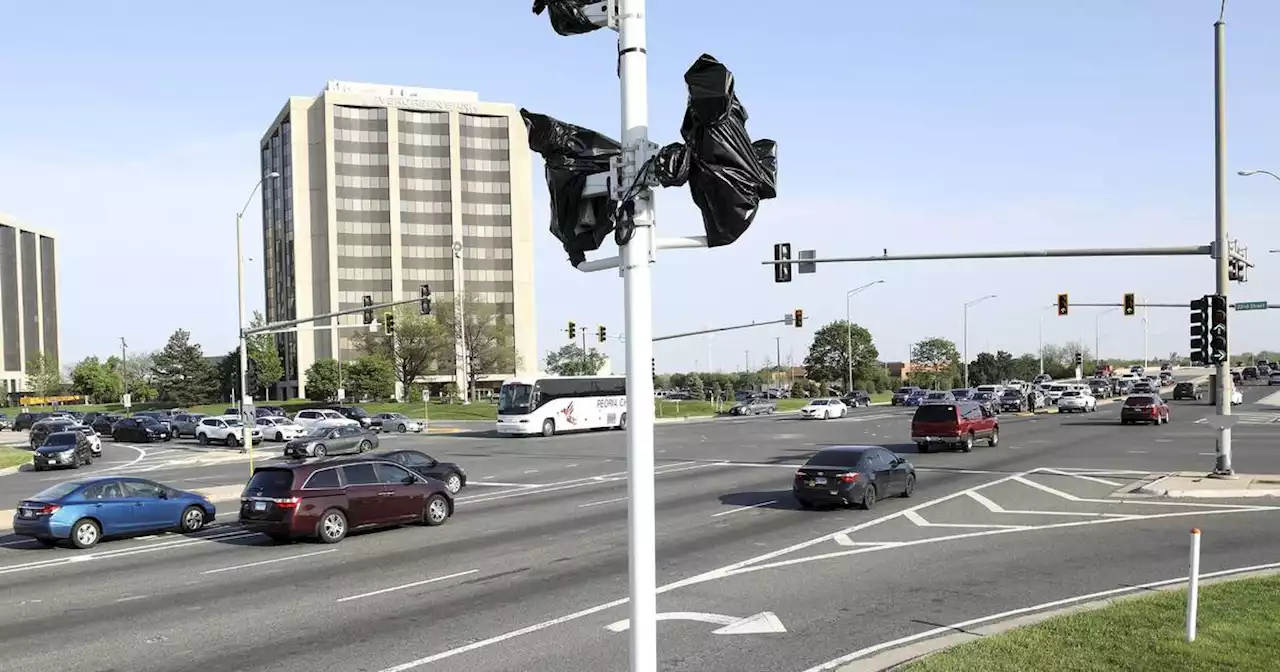 Oakbrook Terrace officials say IDOT and Oak Brook are to blame for red-light cameras coming down