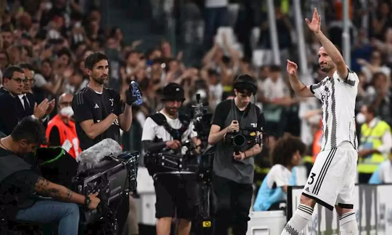Chiellini e la Juve, 17 anni di amore: i momenti più belli, dalla B a stasera, passando per 10 anni di dominio GALLERY