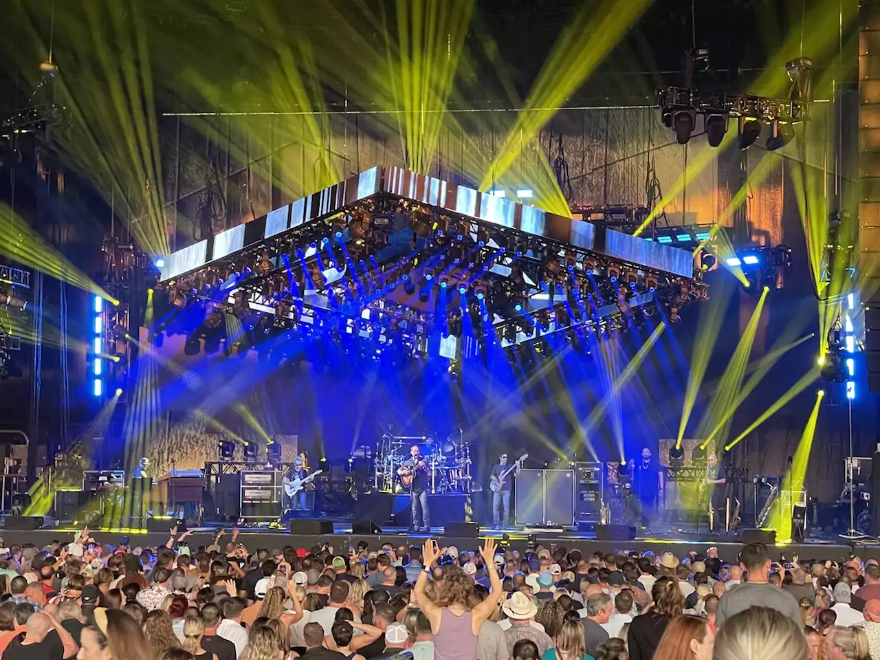 Dave Matthews Band Brings Sprawling, Satisfying Set to Dos Equis Pavilion