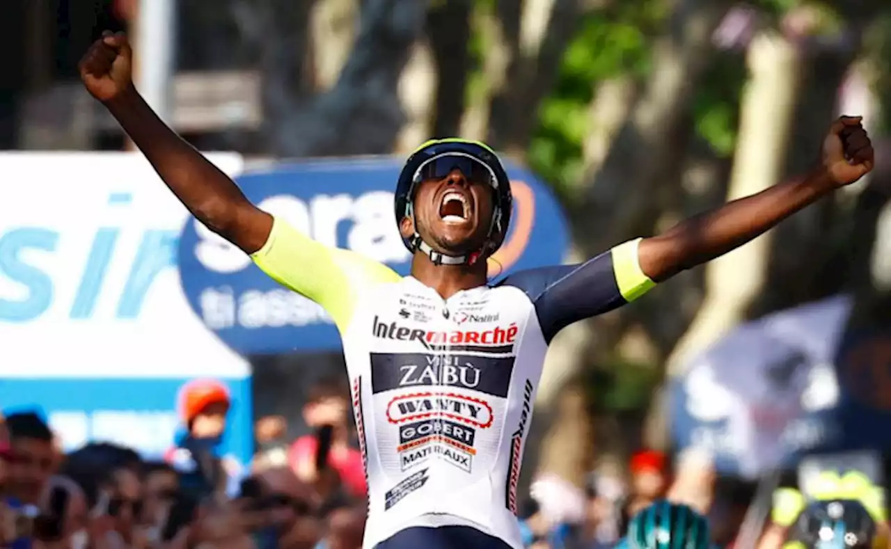 Biniam Girmay gana décima etapa del Giro, Juan López sigue líder