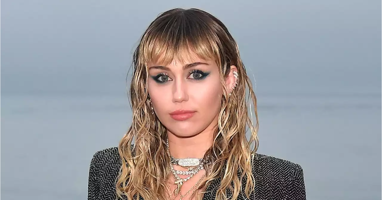 'Traumatized' Miley Cyrus Recalls Scary Moment Her Plane Was Struck By Lightning - E! Online