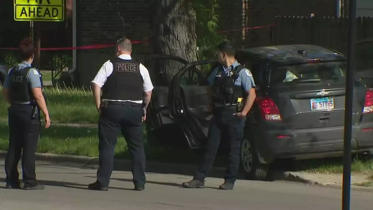 Chicago cop struck by carjacker fleeing fatal shooting in Back of the Yards