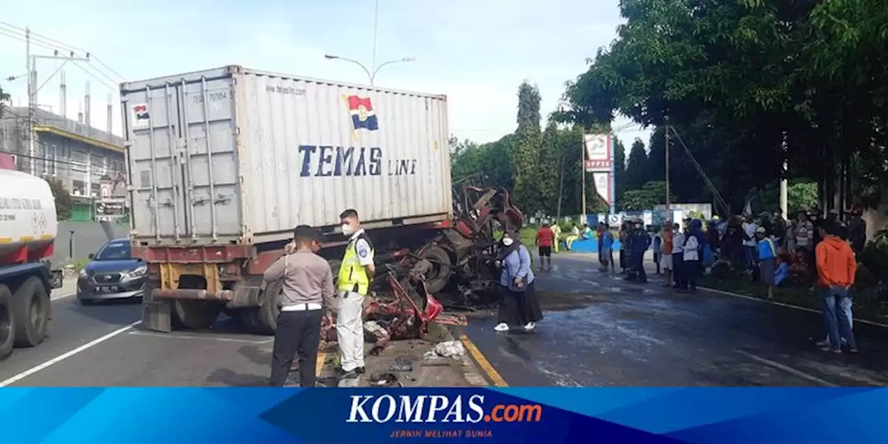 Kecelakaan Adu Banteng Truk Trailer di Boyolali, Saksi Mata: Kayak Bom Meledak