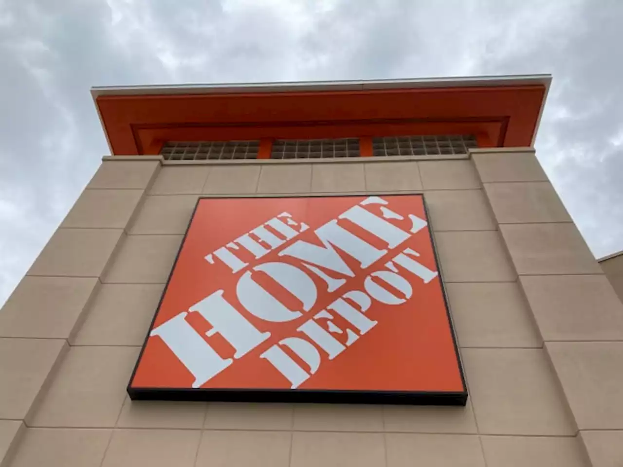 Home Depot overcomes slow start to year, rising home prices