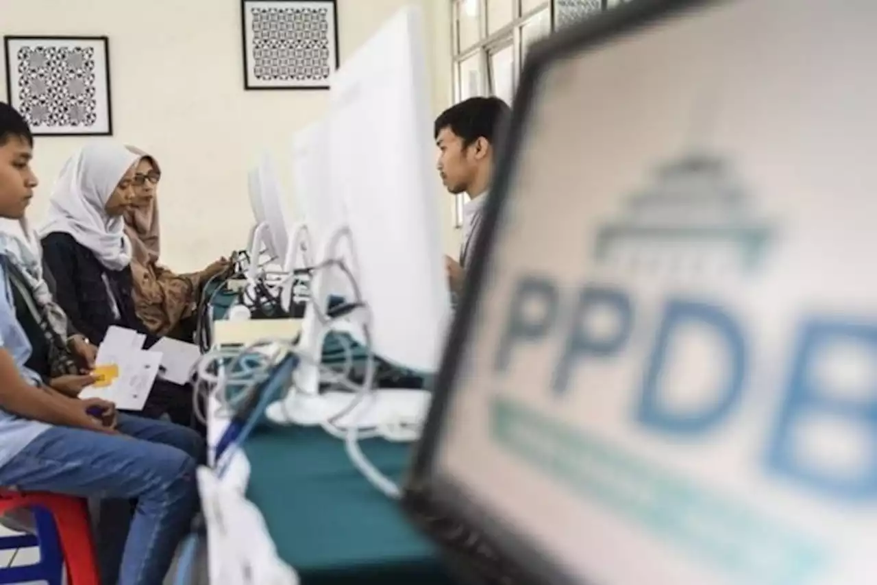 PPDB Jawa Barat Dibuka Mulai 6 Juni 2022, Ridwan Kamil: Sekolah Tidak Harus Selalu di Negeri - Pikiran-Rakyat.com