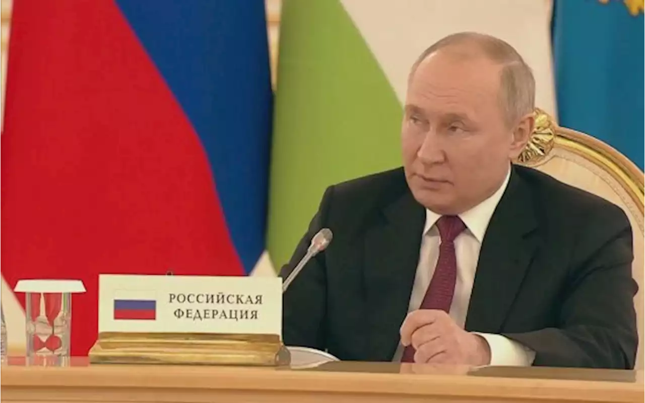 Putin: l'Occidente si sta avviando verso un suicidio energetico