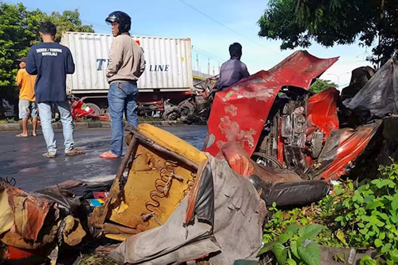 Ini Identitas Korban Kecelakaan Maut Dua Truk di Teras Boyolali